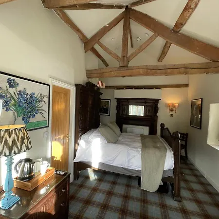 Hotel Beck Hall 4*